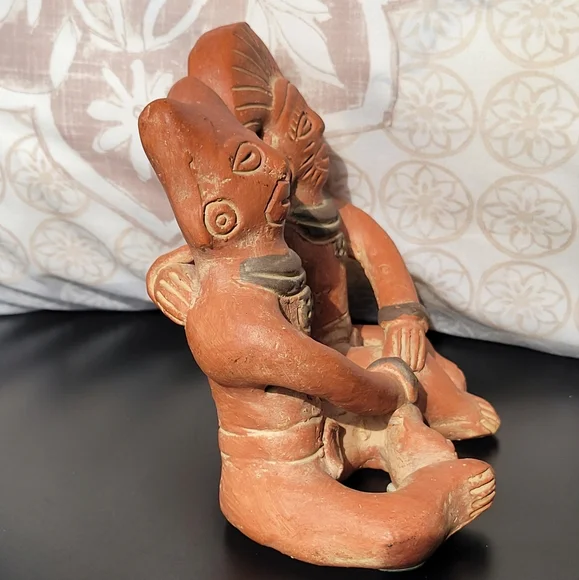 Pre-Columbian Style Mexican Folk Art Aztec Mayan Couple Connected Figurine